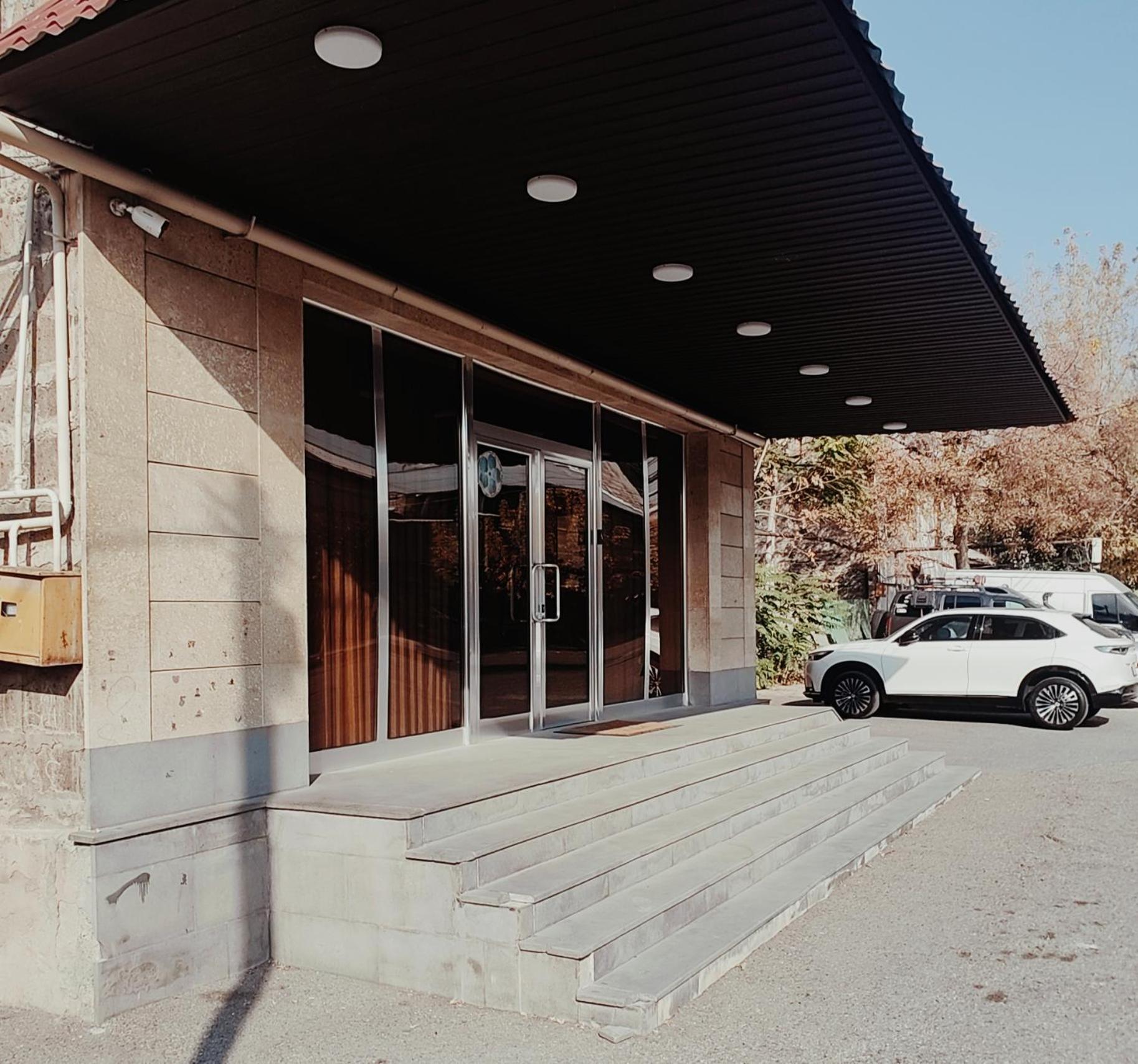 Areg Hotel Erivan Dış mekan fotoğraf