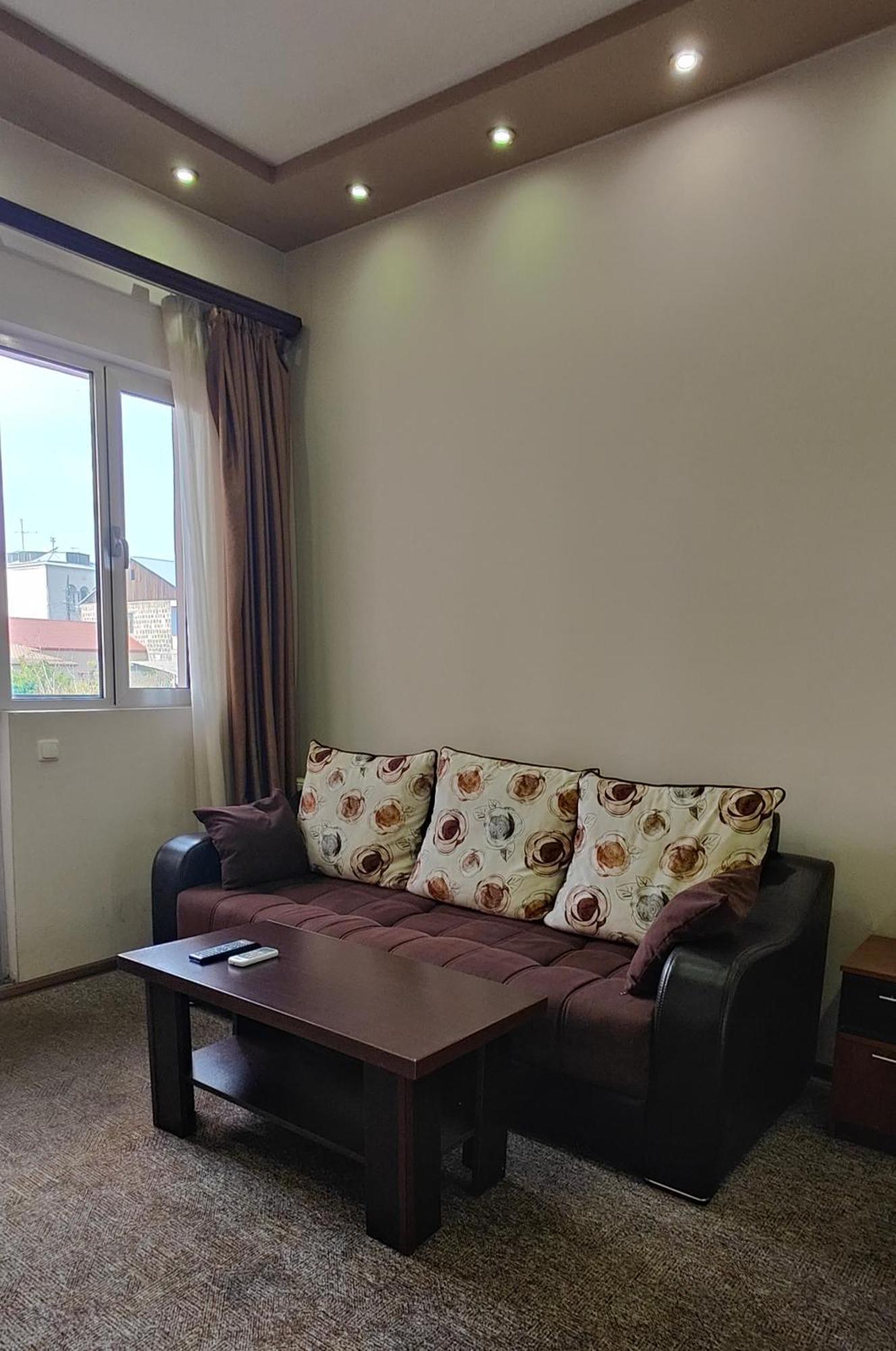 Areg Hotel Erivan Dış mekan fotoğraf